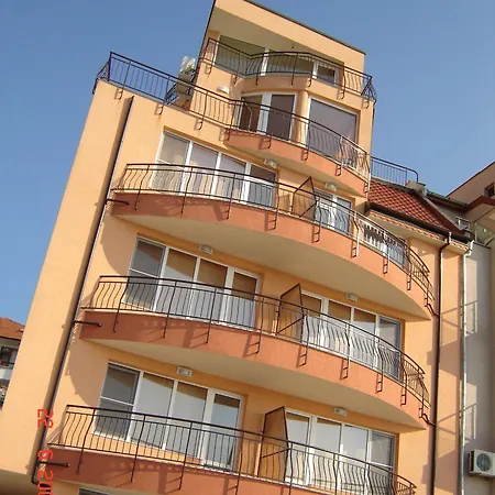 Panoramic Penthouse Apartment *